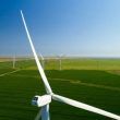 Zeci de turbine eoliane intr-un viitor proiect de 230 milioane euro