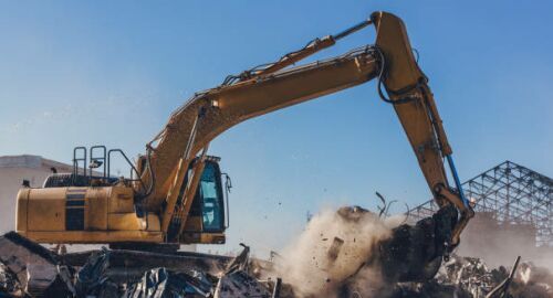 Lucrari de demolare, pe un teren de peste 3,5 hectare