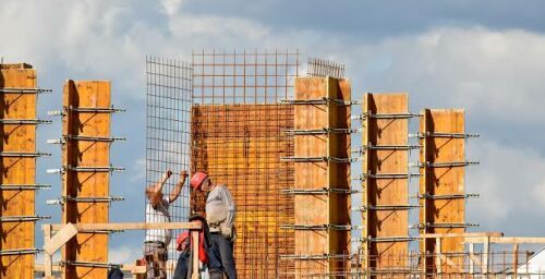 Apartamente in regim hotelier vor fi construite intr˗o zona turistica