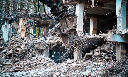 Cladirile unui centru comercial vor fi demolate