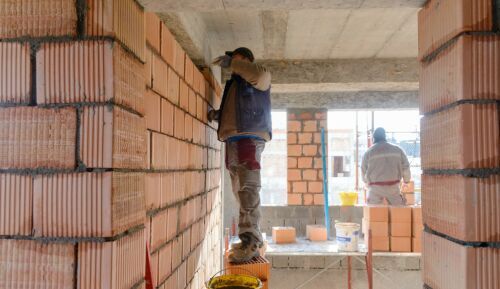 Locuinte colective, pe o fosta platforma industriala dintr˗un mare oras