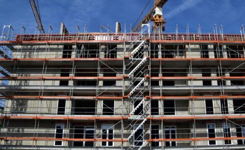 Blocuri cu peste 400 apartamente, intr˗un amplu ansamblu imobiliar