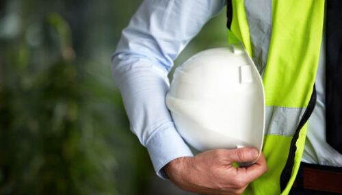 Un constructor a obtinut anularea unei licitatii de peste 38 mil euro