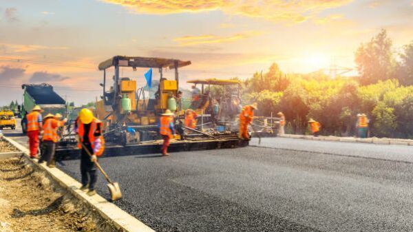 Peste 90 mil lei alocati de la bugetul local pentru modernizarea a 13 km drum judetean
