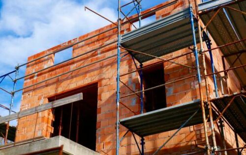 Amplu ansamblu imobiliar, pe terenuri de peste 4,5 hectare