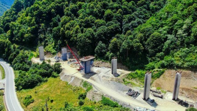 Autostrada Sibiu – Pitesti: Pe Boita – Cornetu, constructorii pot executa mai putin de jumatate din lucrari