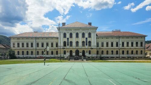 Contractul de de peste 10 mil euro pentru Colegiul National „Andrei Șaguna” a fost semnat
