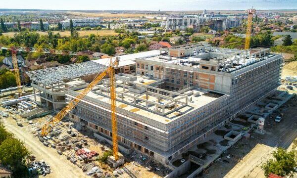 Constructii Erbasu a finalizat structura de beton a Spitalului de Boli Infectioase si Pneumologie din Oradea