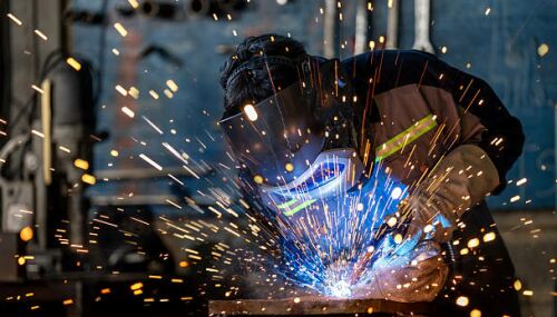 Firmele primesc ajutor de stat de 5,3 mld lei pentru investitii in industria prelucratoare