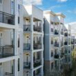 Preturile apartamentelor, sub presiunea deprecierii leului