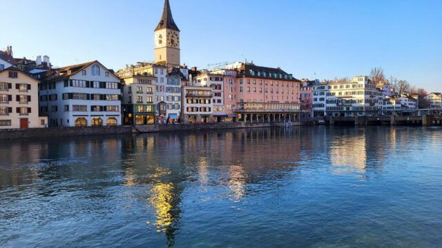 Riscul de bula imobiliara globala este condus de Zurich si Tokyo