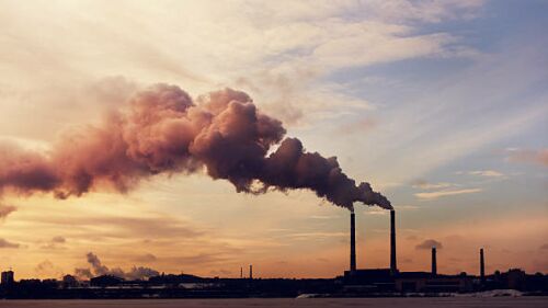 Consiliul UE protejeaza sectoarele mari consumatoare de energie de relocarea emisiilor de carbon