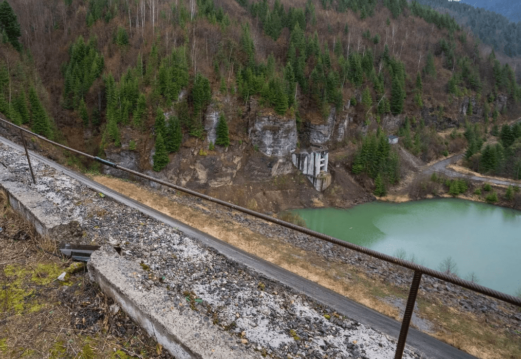 Construirea a sapte hidrocentrale din arii protejate a fost deblocata