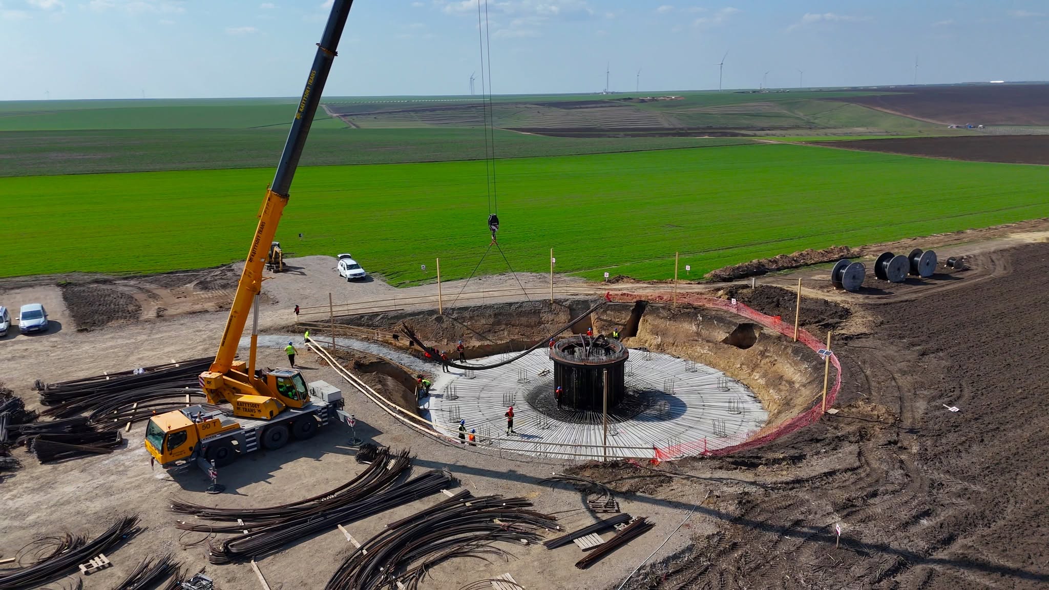 LEMACONS isi consolideaza logistica pentru proiectele de energie regenerabila si extinde capacitatile de productie