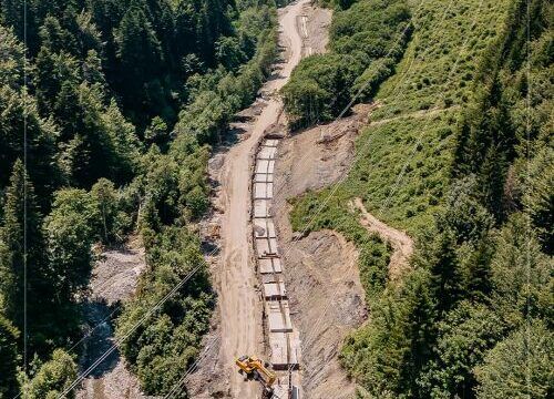Alternativa la Valea Prahovei: Constructii Erbasu a ajuns la 23% pe DJ 102I Valea Doftanei - Bradet